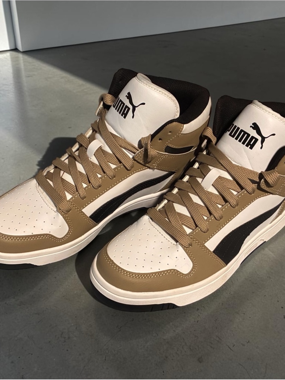 Puma Men's Mid-Top Sneakers in White, Tan and Black